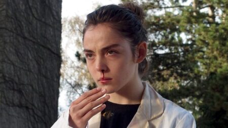 Una scena di Raw – Una cruda verità (fonte: Universal Pictures)