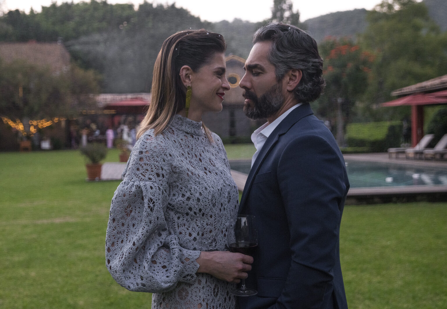 Le vedove del giovedì, il significato della serie e la spiegazione del finale Una scena de Le vedove del giovedì