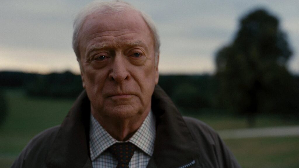 Michael Caine si ritira dal cinema? La sua dichiarazione Frame che ritrae Michael Caine