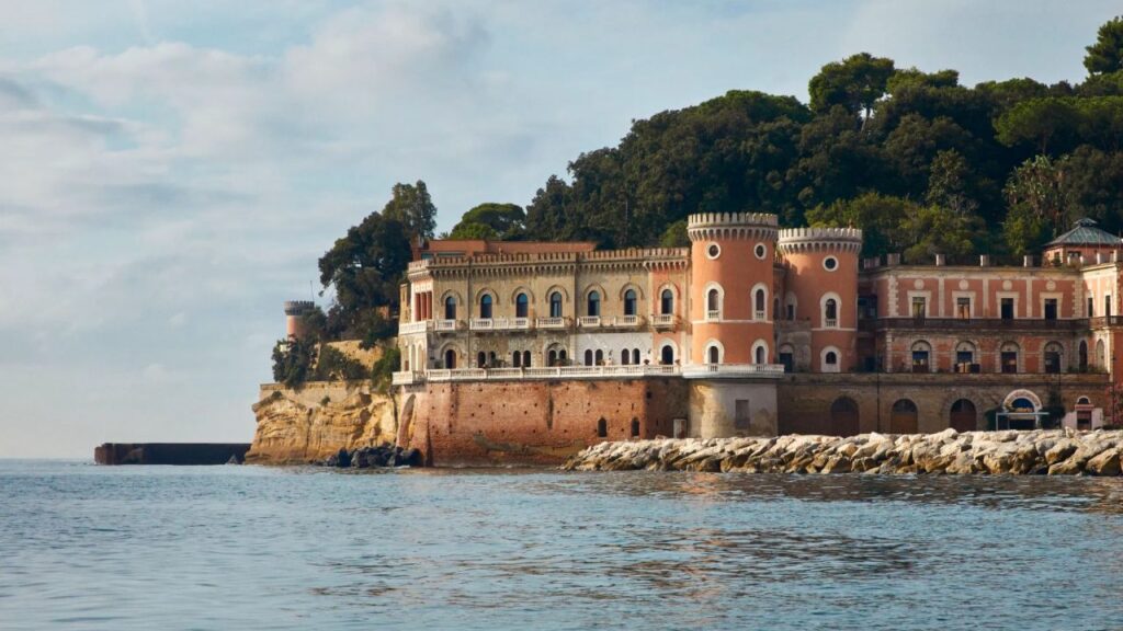 Palazzo Palladini di Un posto al sole è su Airbnb