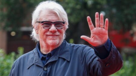 Una foto di Ricky Tognazzi durante la presentazione di un film.