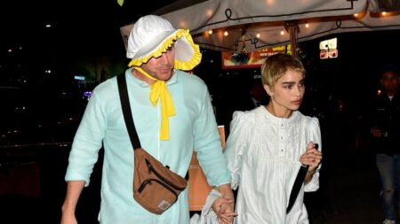 Channing Tatum e Zoe Kravitz fidanzati ad Halloween (con costume diabolico) Zoe Kravitz e Channing Tatum durante un parti di Halloween.