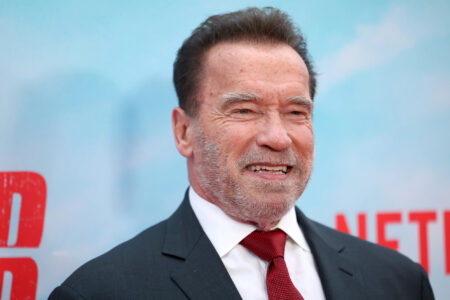 Arnold Schwarzenegger ha difficoltà a guardarsi allo specchio, oggi