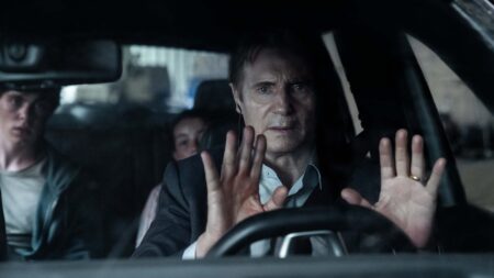Retribution, la recensione del film con Liam Neeson Liam Neeson in Retribution