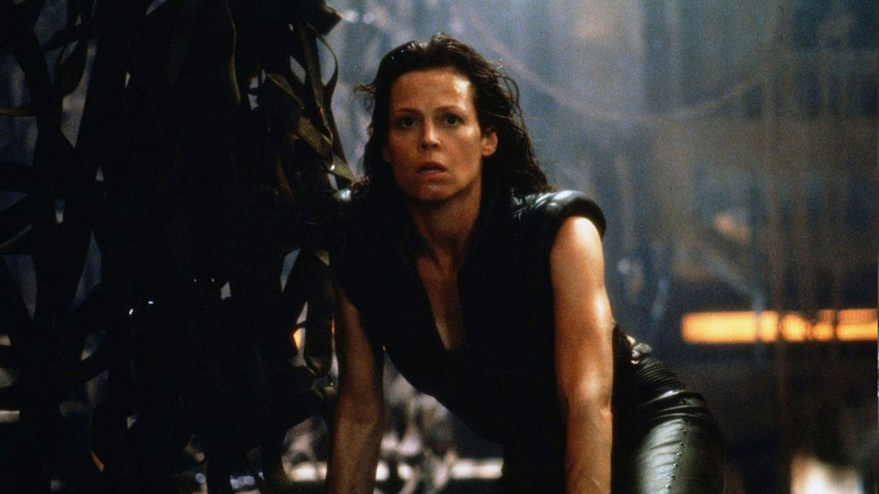 Ancora Sigourney Weaver in una scena di Alien: La clonazione