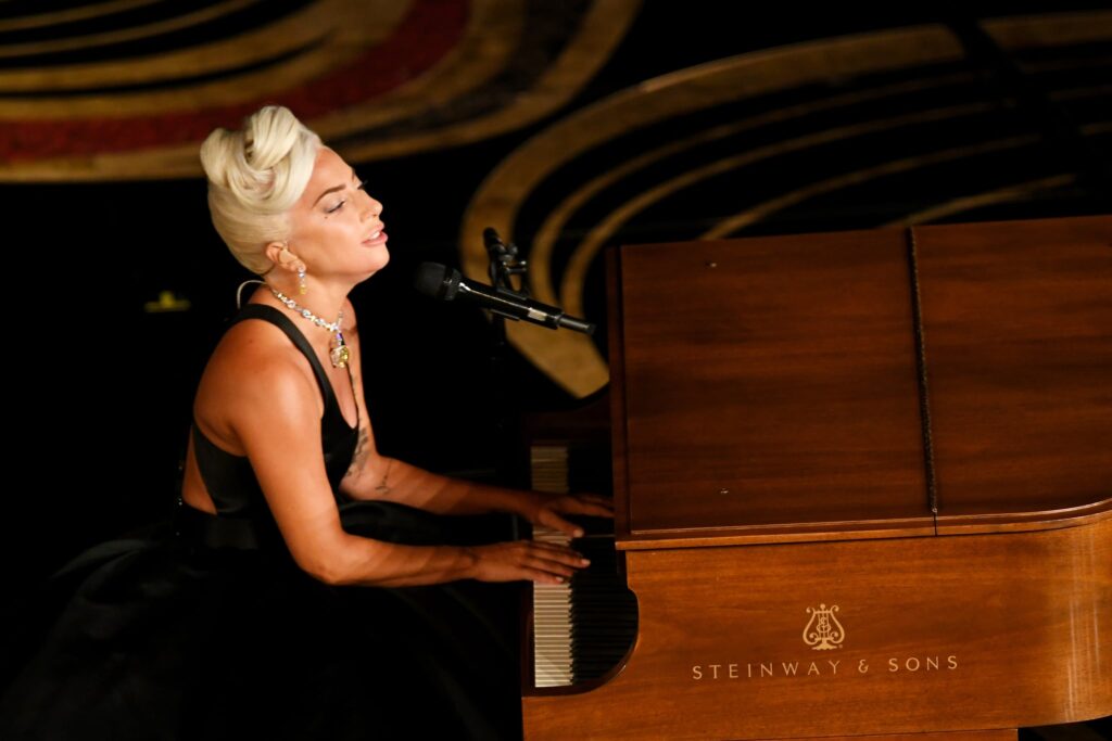 lady gaga piano