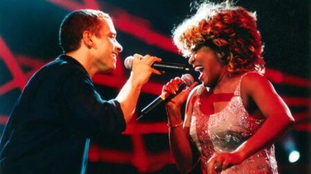 Tina Turner canta assieme a Eros Ramazzotti