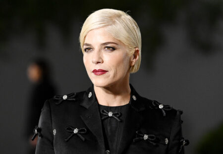 Selma Blair, la sua sclerosi multipla fu scambiata per “problemi mestruali” Selma Blair parla della sua diagnosi di sclerosi multipla.