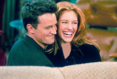 Julia Roberts su Matthew Perry, la sua morte “è un grande dolore” matthew perry julia roberts