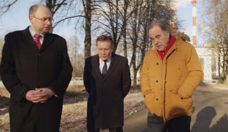 Oliver Stone a Torino, tra errori da museo e documentari nucleari Fotografia che ritrae Oliver Stone