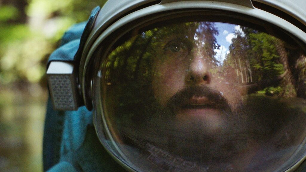 Adam Sandler nel trailer di Spaceman