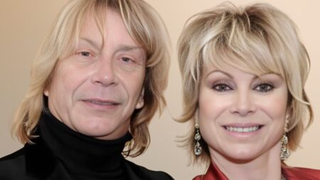 Carmen Russo e Enzo Paolo Turchi si separano? “Solo una crisi” Carmen Russo e Enzo Paolo Turchi.