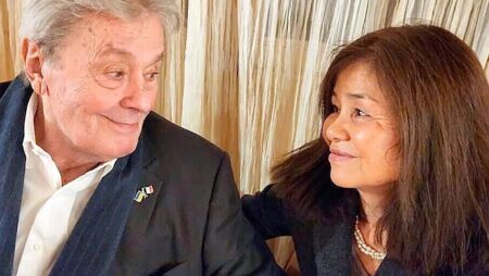 Chi è Hiromi Rollin, l’ex compagna di Alain Delon che ha denunciato i suoi figli Alain Delon e Hiromi Rollin
