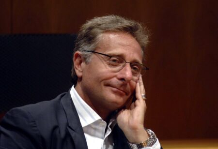 Paolo Bonolis, fantasma in casa: “Anche Sonia l’ha visto” Paolo Bonolis