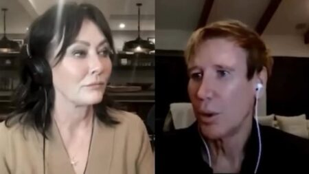 Shannen Doherty sul tumore e le terapie per la FIV: “Lo hanno fatto tornare” Shannen Doherty e il dottor Lawrence Piro