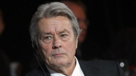 Un primo piano di Alain Delon