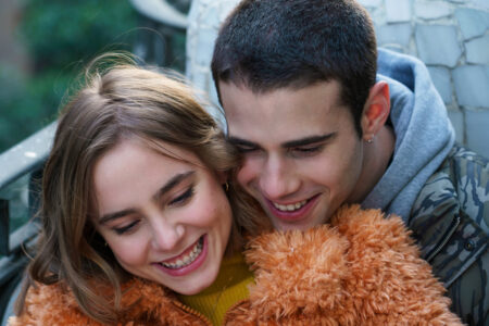 Una scena di Dalla mia finestra: Guardando te