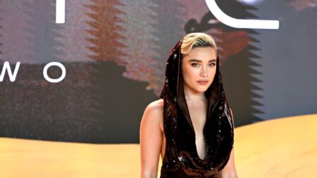 Florence Pugh in Valentino sul red carpet londinese di Dune 2: una principessa sensuale Florence Pugh