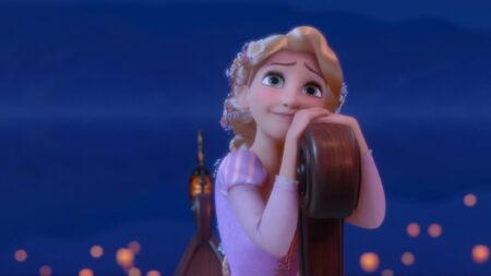 Rapunzel in una scena del film a lei dedicato (fonte: Walt Disney Studios Motion Pictures)