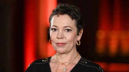 Olivia Colman sulla disparità di salario a Hollywood: “Se fossi un uomo, guadagnerei molto di più!” L'attrice Olivia Colman