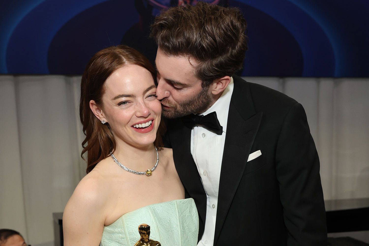 Emma Stone e suo marito Dave McCary agli Oscar 2024