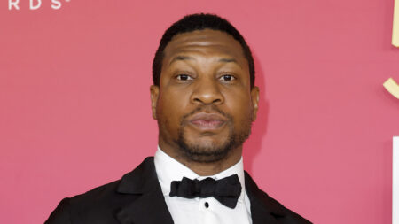 Jonathan Majors chiede annullamento del verdetto, ma gli viene negato: la sentenza l’8 aprile Jonathan Majors