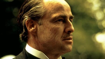Marlon Brando, le manie di un mito del cinema (che oggi avrebbe compiuto 100 anni) Marlon Brando è Vito Corleone