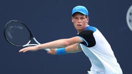 “Jannik Sinner è di origini russe”: l’equivoco sul tennista (e suo fratello) Jannik Sinner