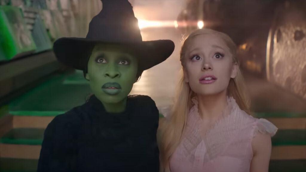 Cynthia Erivo e Ariana Grande in un'immagine del trailer di Wicked.