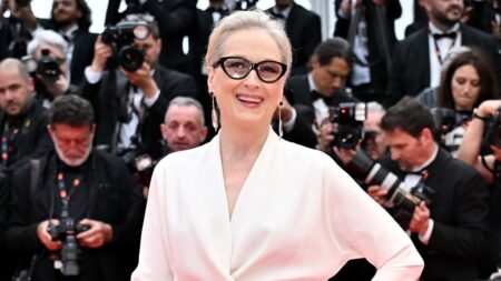 Meryl Streep a Cannes 2024: “Gli uomini faticano a capirci, finalmente produciamo film per noi stesse” Meryl Streep al Festival di Cannes 2024 (STEPHANE CARDINALE - CORBIS/CORBIS VIA GETTY IMAGES)