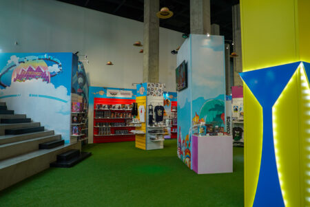 Cosa sappiamo sul negozio One Piece a Milano: dove si trova, cosa vende e gli orari Interno del One Piece store di Milano