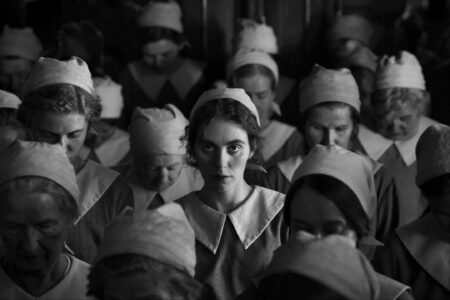 Una scena di The Girl with the Needle (fonte: Nordisk Film)