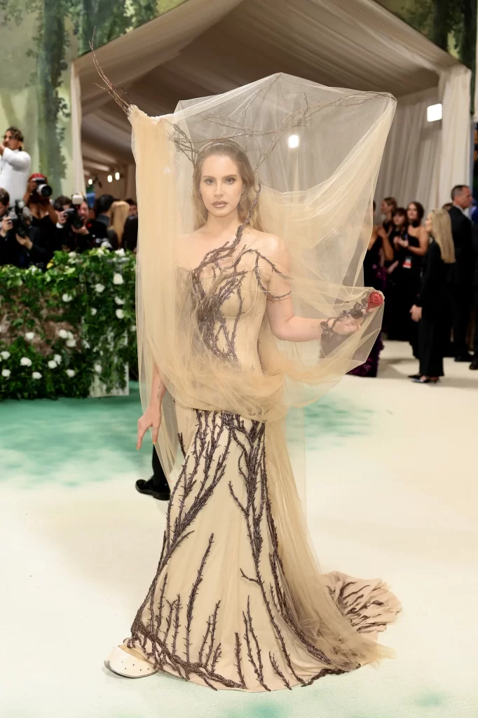 Lana del Rey sposa fantasy al Met Gala 2024. Credits: Getty Images