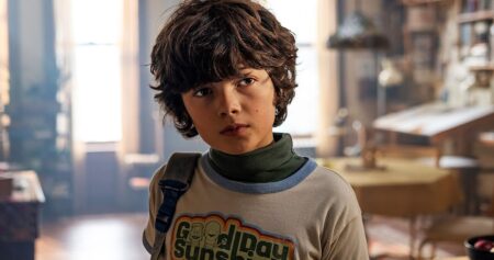 Edgar in una scena della serie tv Eric