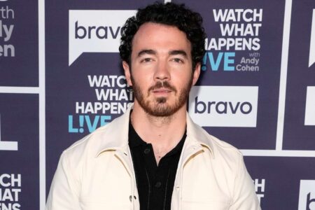 Kevin Jonas operato per un tumore alla pelle: “Fate controllare quei nei” Una foto del cantante Kevin Jonas. Credits: CHARLES SYKES/BRAVO VIA GETTY