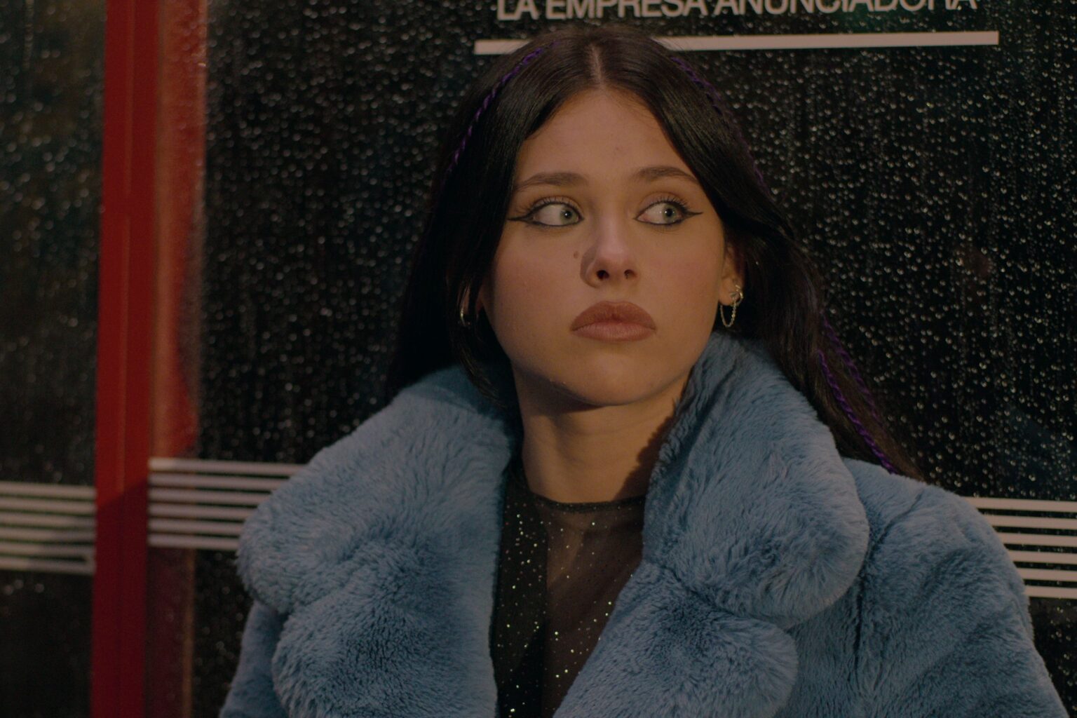 Alma (Nicole Wallace) in una scena di Ni una mas