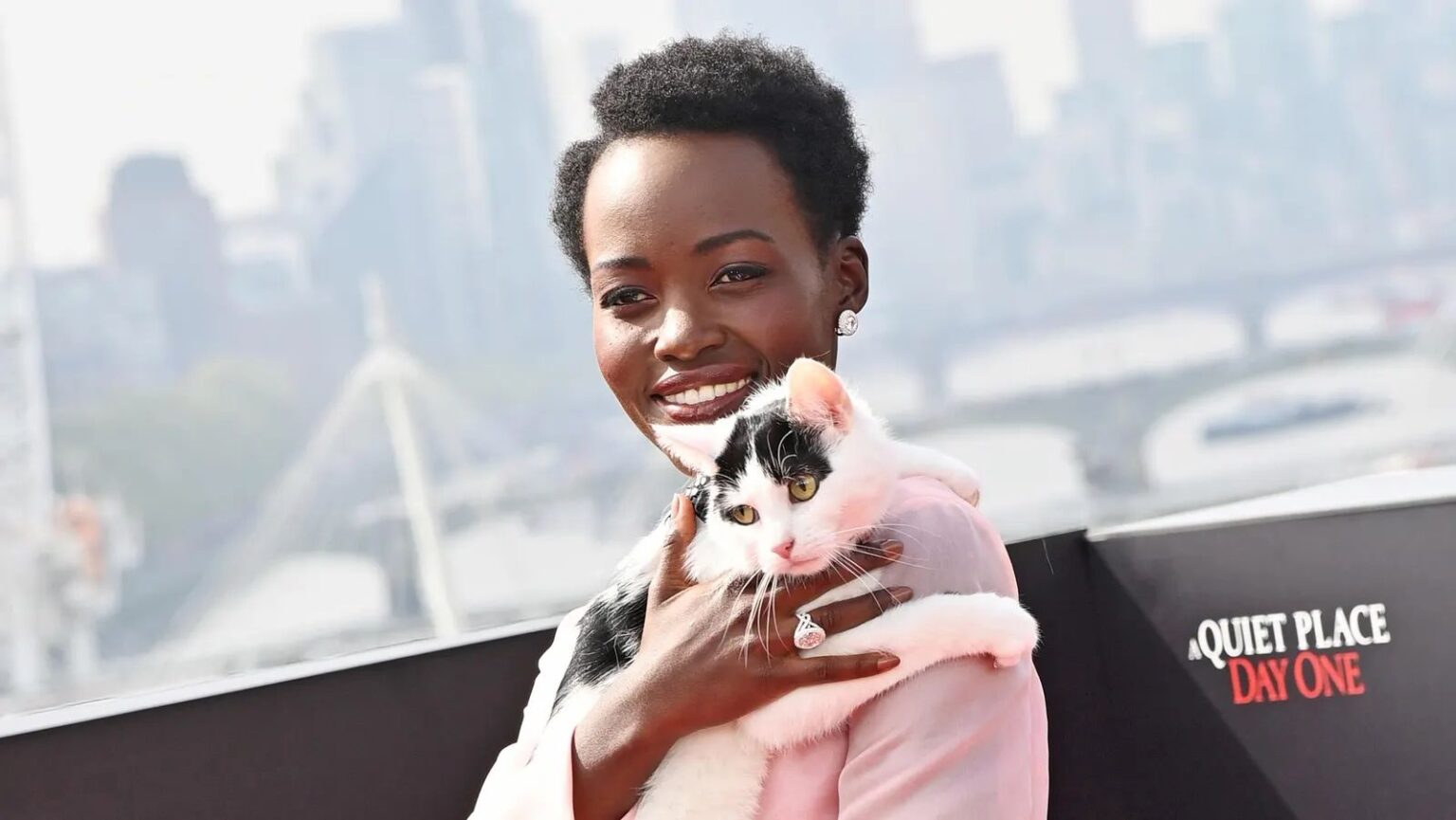 Il gatto di A Quiet Place 3 con Lupita Nyong'o