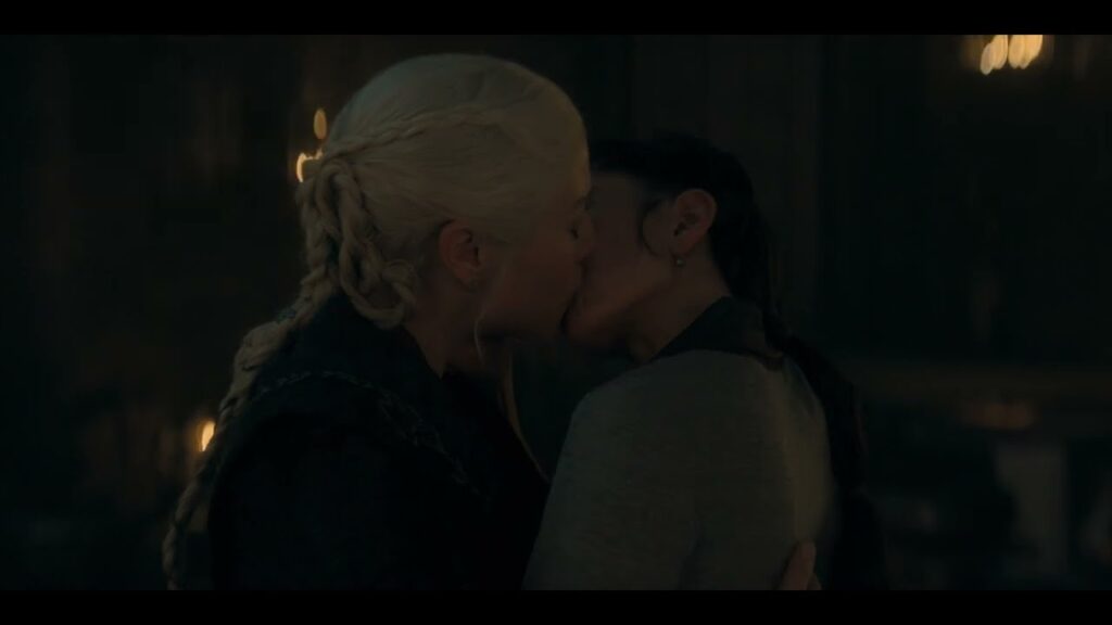 Il bacio tra Mysaria e Rhaenyra in House Of The Dragon [HBO]