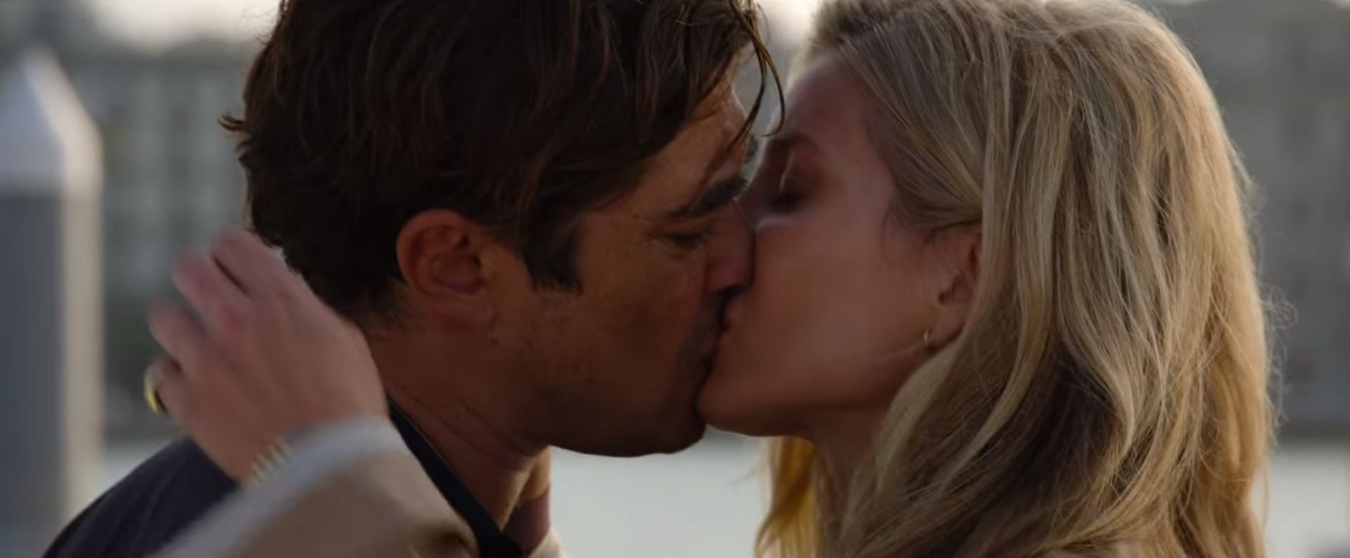 Riccardo Scamarcio e Annabelle Wallis in Svaniti nella notte 