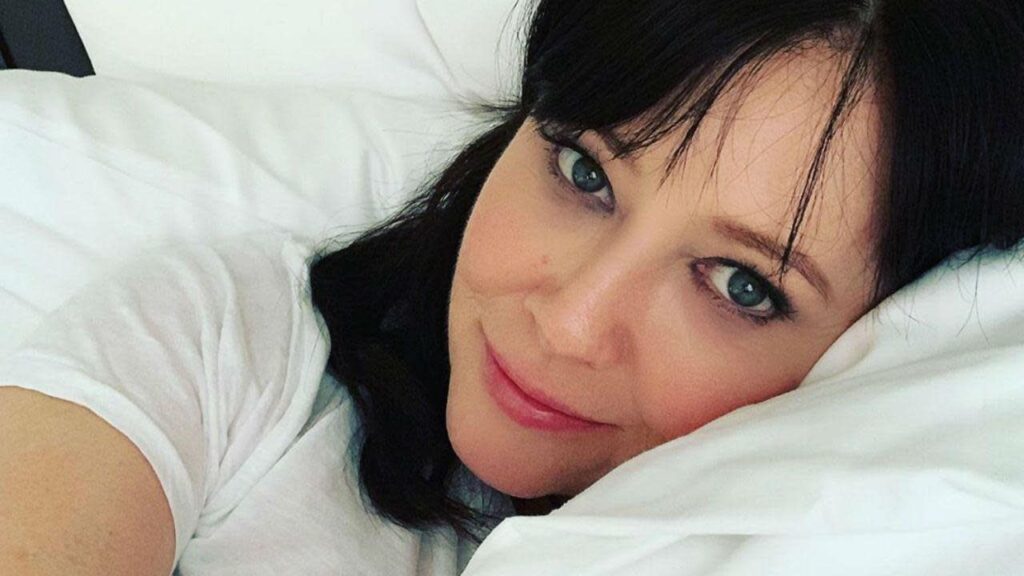 Shannen Doherty, la reazione alla sua morte da Alyssa Milano a Jason Priestley: “Vola alto, amica mia” Shannen Doherty