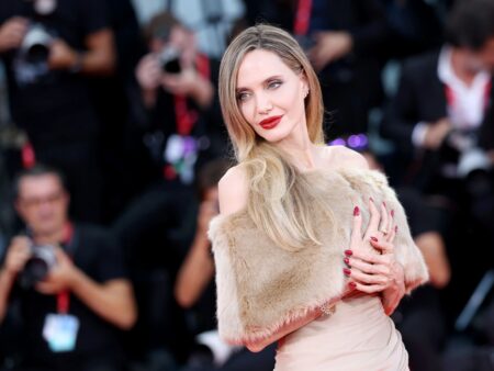 Angelina Jolie sul red carpet di Venezia 2024