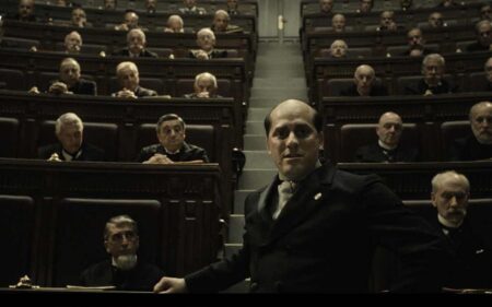 Luca Marinelli nella serie M