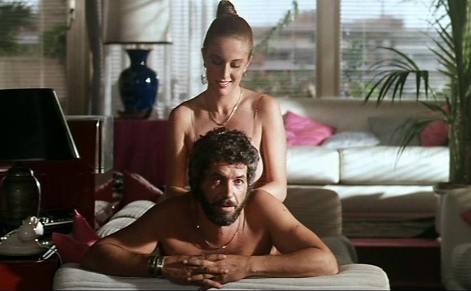 Angelo Infanti e Moana Pozzi in Borotalco