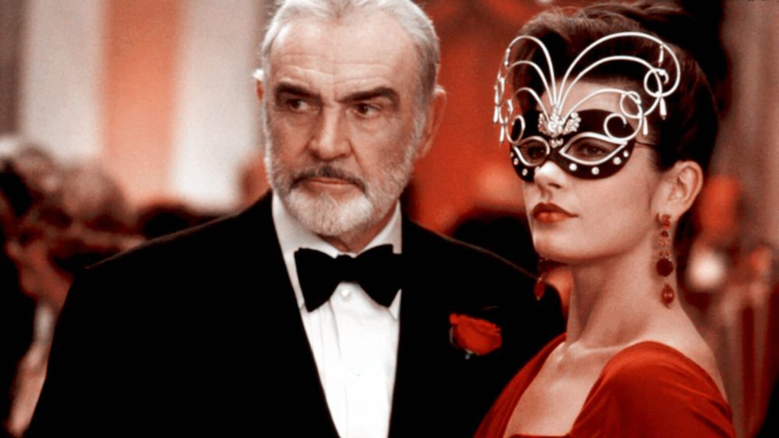 Sean Connery e Catherine Zeta-Jones in una scena di Entrapment