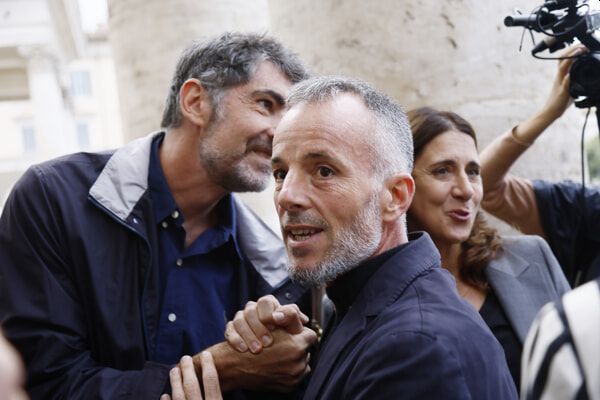 Il figlio di Luca Giurato ai funerali del padre