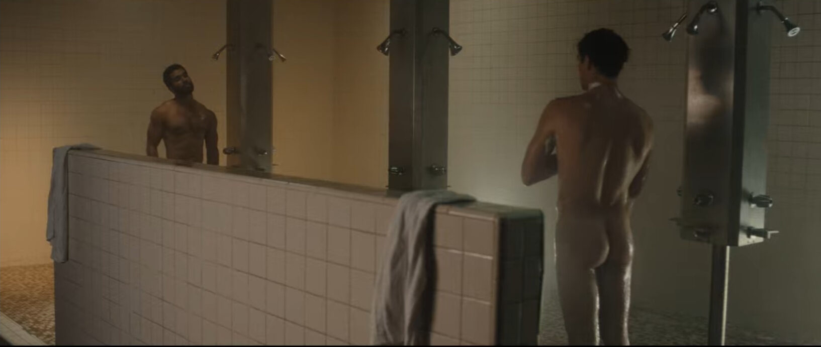 Una scena hot di Monsters - la storia di Lyle ed Erik Menendez