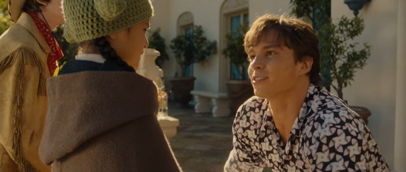 Lyle Menendez (Nicholas Chavez) in Monsters indossa la camicia di Tom Cruise in Cocktail