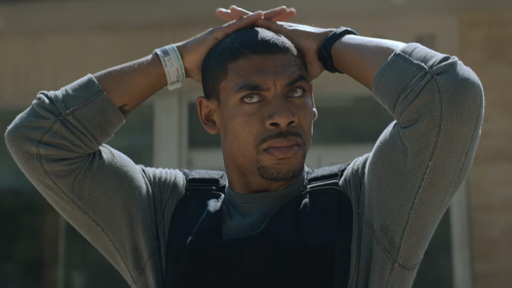 Aaron Pierre è Terry Richmond in Rebel Ridge. Credits: Allyson Riggs/Netflix