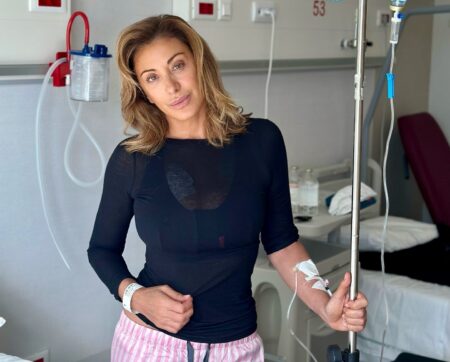 Sabrina Salerno ha un tumore al seno: “La prevenzione è importante” Sabrina Salerno in ospedale