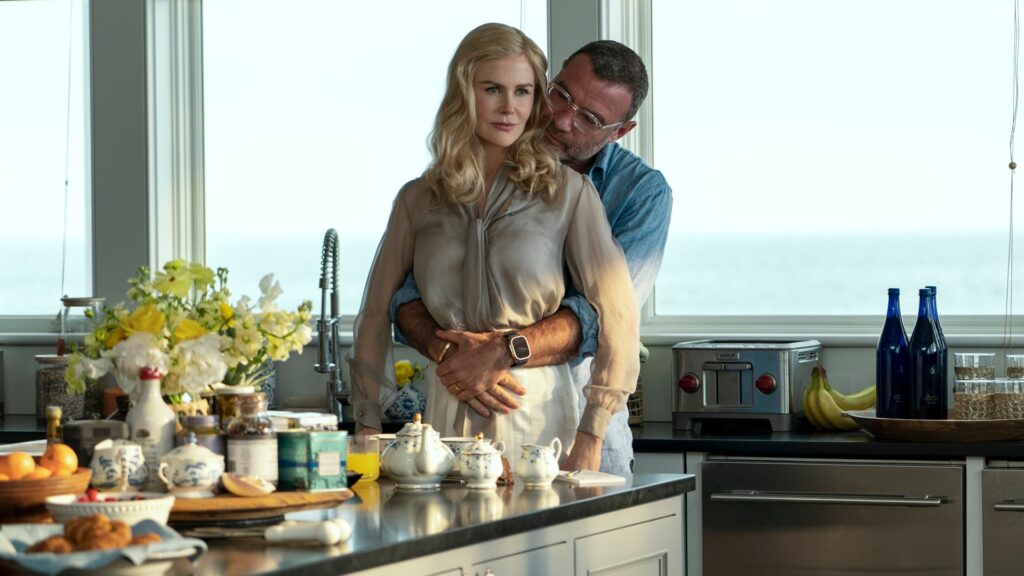Liev Schreiber e Nicole Kidman in The Perfect Couple.